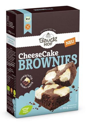 Backmischung Cheesecake Brownies 350g - Bauckhof Bio

Brownies oder doch lieber Cheesecake? Könnt ihr euch beim Backen manchmal auch nicht entscheiden? Dann sind unsere Cheesecake-Brownies die perfekte Kombination für euch. Saftiger Brownie-Teig trifft hier auf cremigen Käsekuchenbelag und lässt die Herzen aller Kuchen- und Dessertfans höherschlagen.